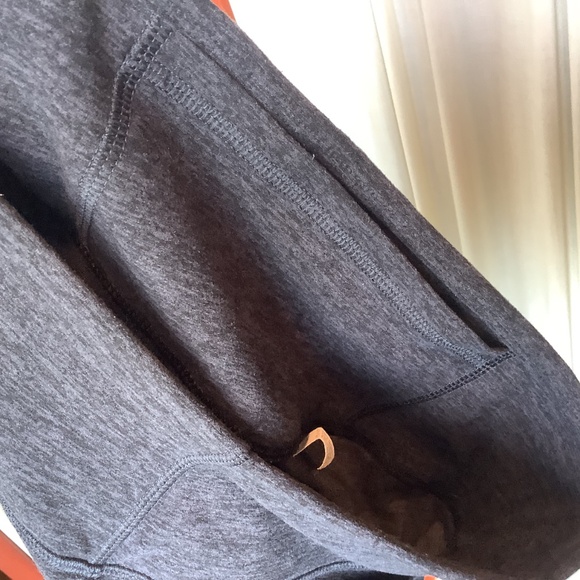 Fabletics Knit Leggings Women’s Large Heathered Black Waistband Pouch - Picture 5 of 6